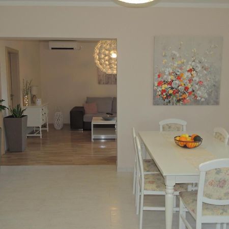 Apartment Ferara Betina  Extérieur photo