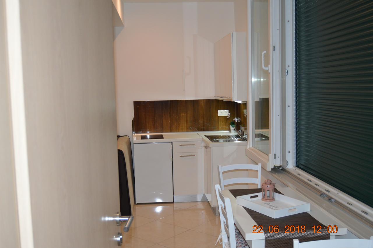 Apartment Ferara Betina  Extérieur photo
