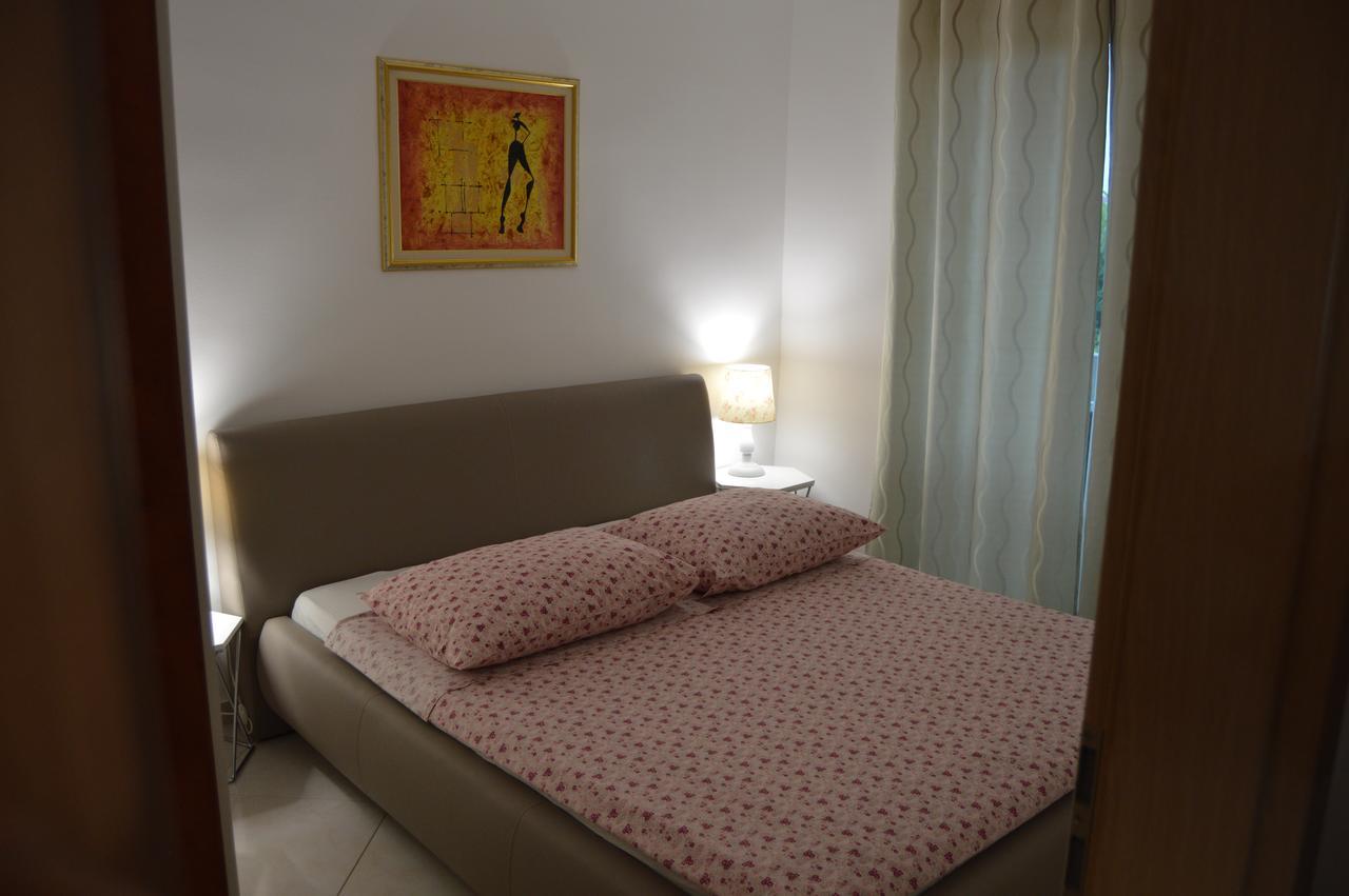 Apartment Ferara Betina  Extérieur photo
